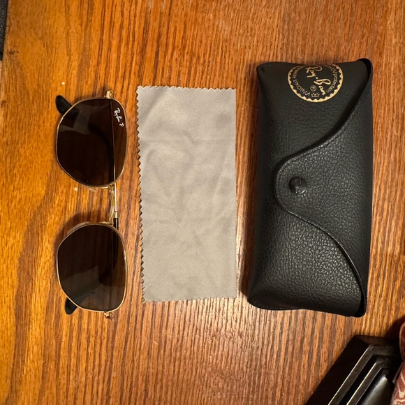 Polarized Raybans - Picture 4 of 4